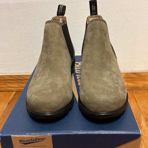 Blundstone 1974 Chelsea Boots. New! Nubuck, USA size 6 - Picture 11 of 11